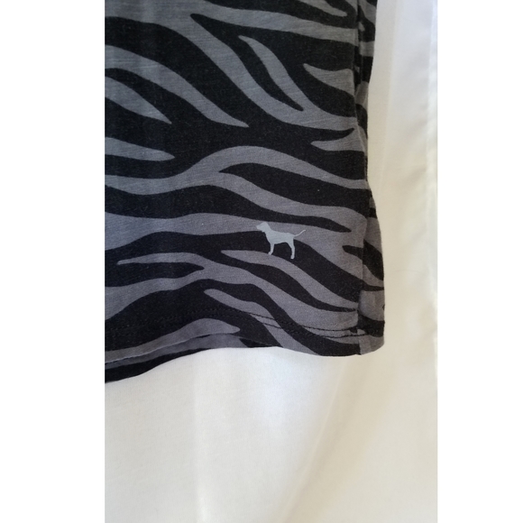 VS PINK Tee Shirt - Picture 3 of 6